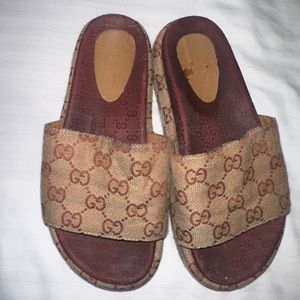 Gucci Angelina Logo GG platform slides